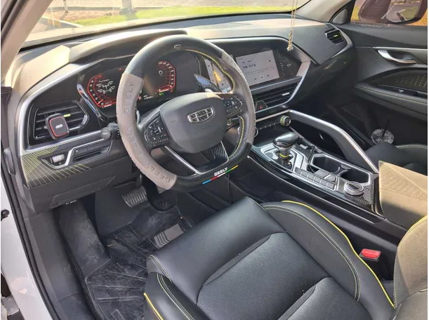 Car image 11