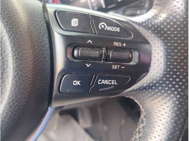 Car image 32