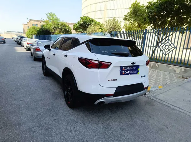 Car image 7