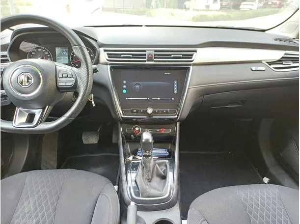 Car image 17