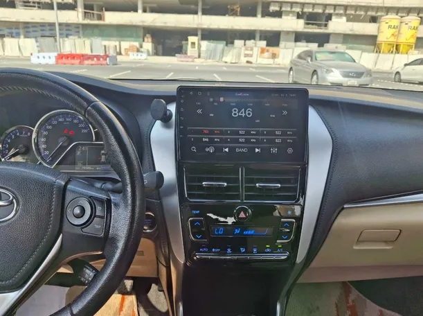 Car image 16