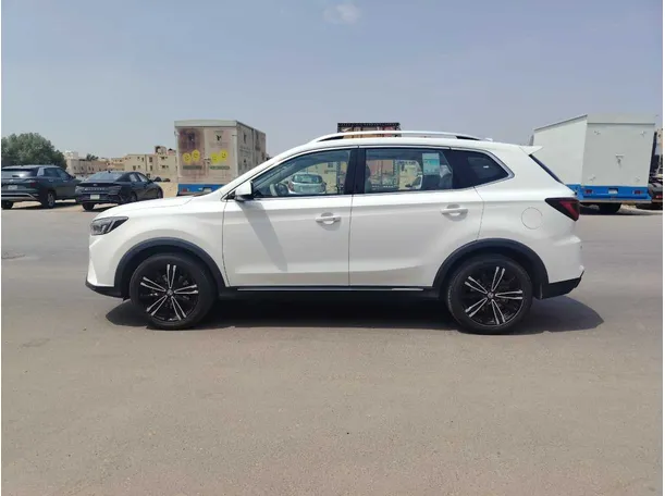 Car image 8