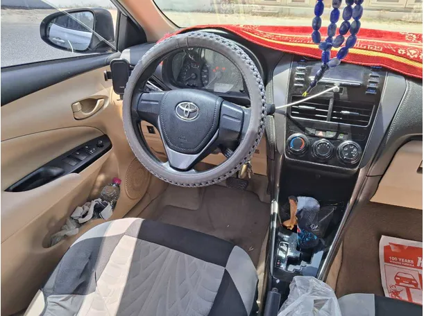 Car image 15