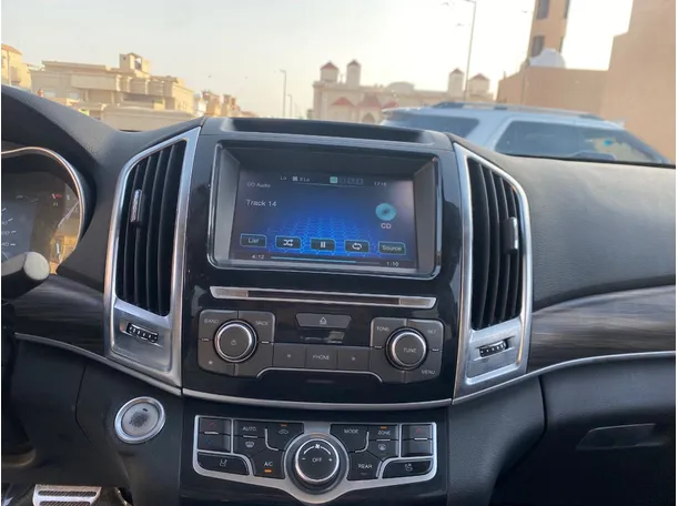 Car image 19
