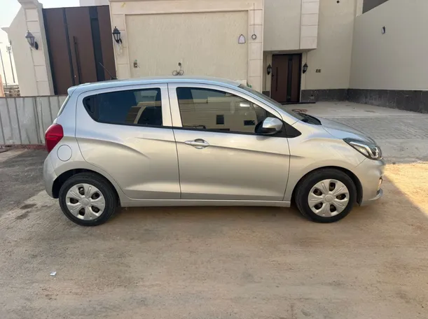 Car image 4