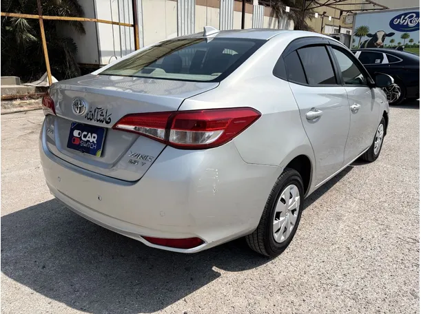 Car image 5