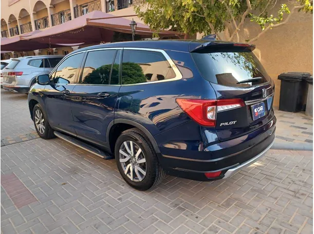 Car image 7