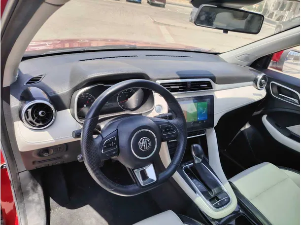 Car image 10