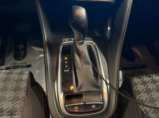 Car image 15