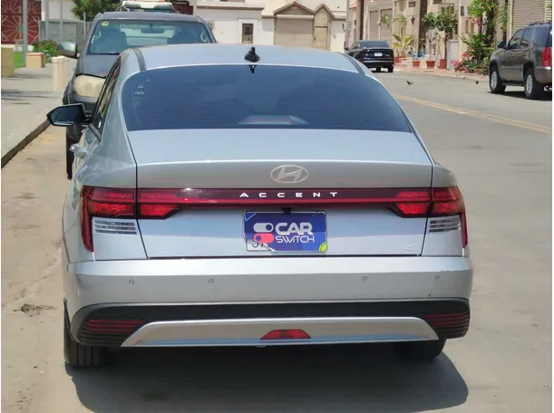 Car image 6