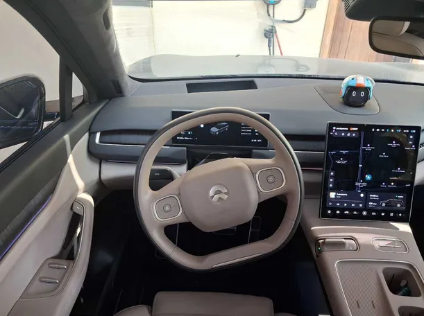 Car image 26