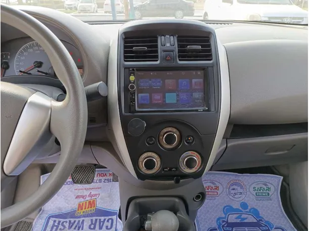 Car image 16