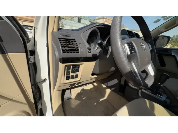 Car image 23