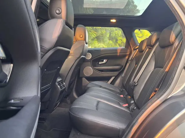 Car image 13