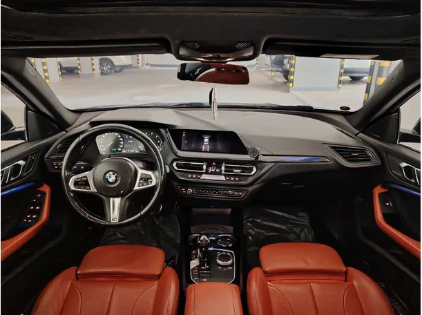 Car image 14