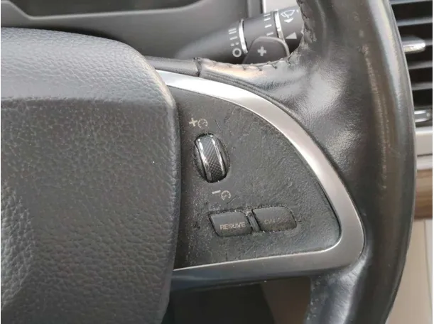 Car image 27