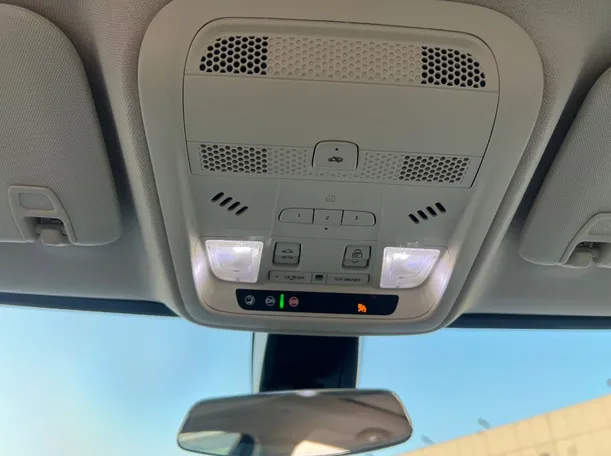 Car image 24