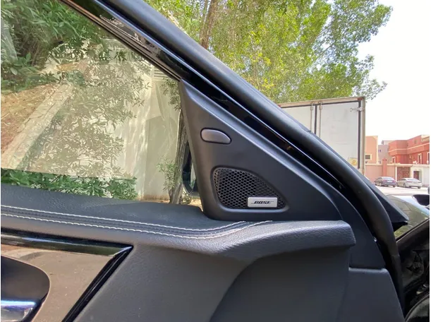 Car image 24