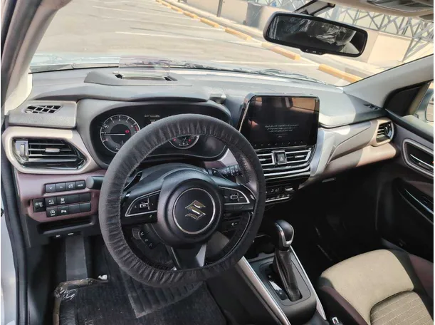 Car image 13