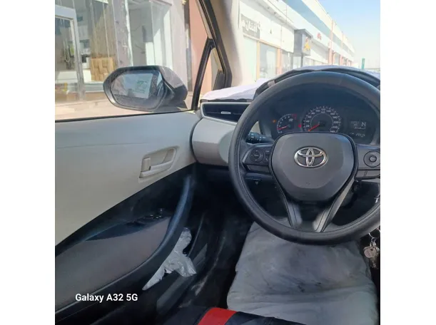 Car image 18
