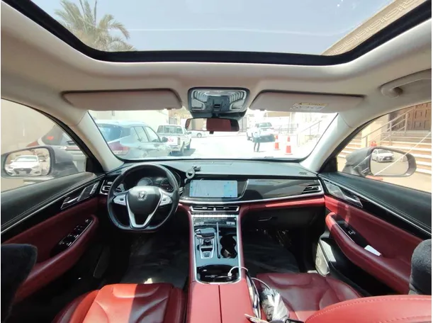 Car image 18