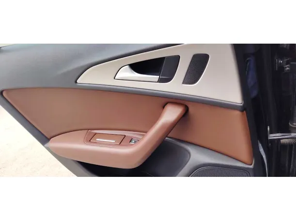 Car image 27