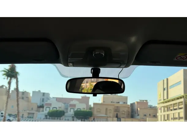 Car image 24