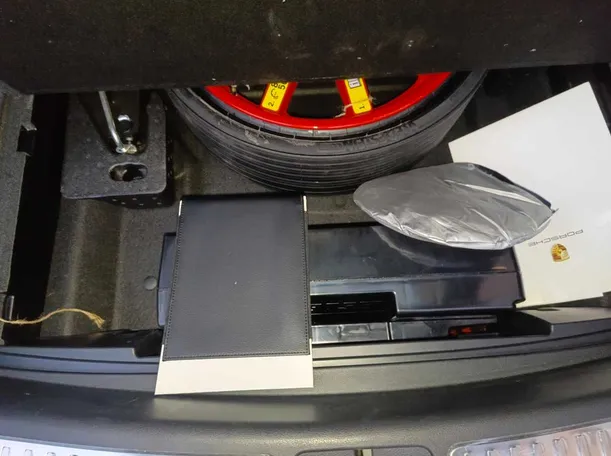 Car image 37