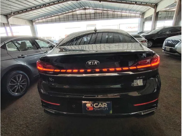 Car image 6