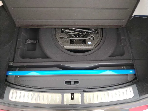 Car image 37