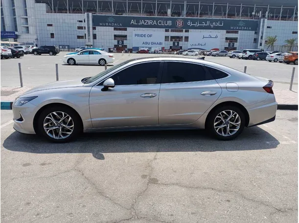 Car image 8