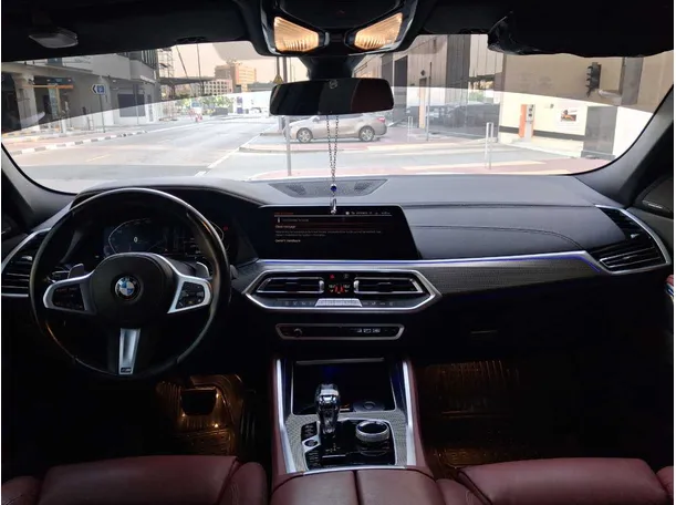 Car image 16