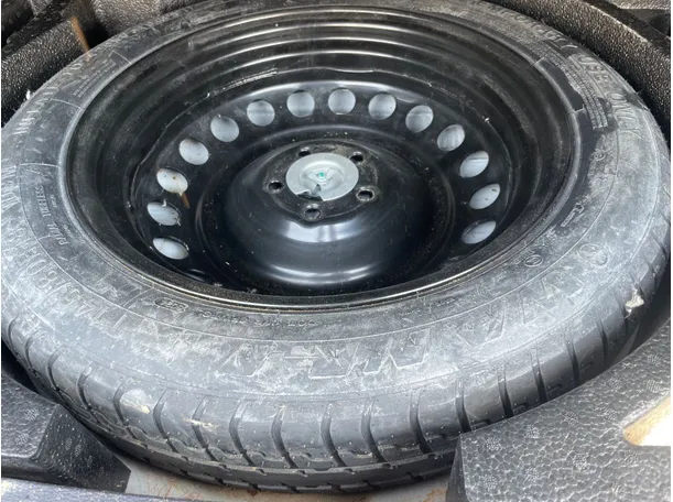 Car image 23
