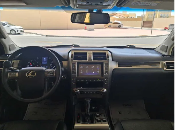 Car image 16