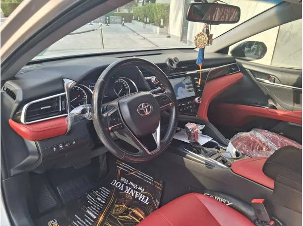 Car image 11