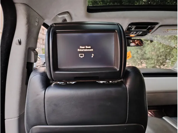 Car image 19