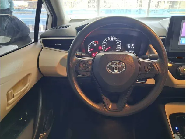 Car image 19