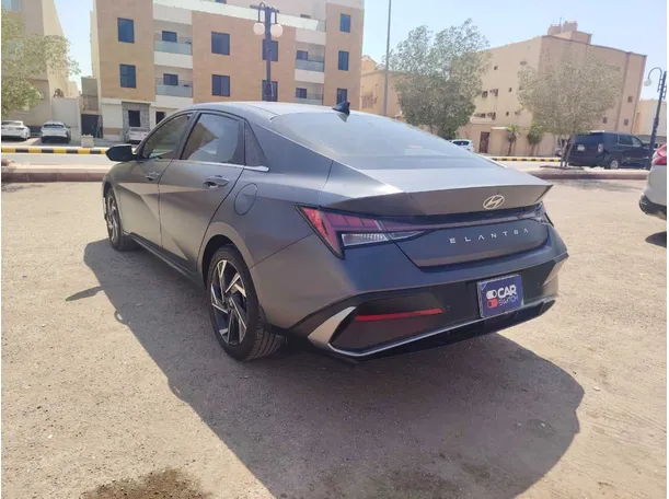 Car image 7