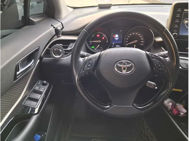 Car image 19