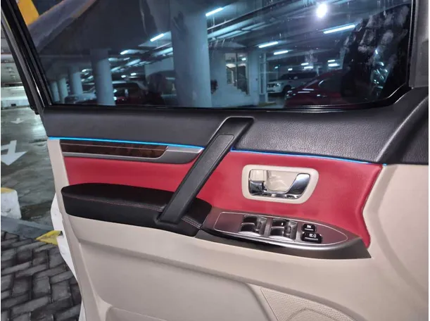 Car image 18