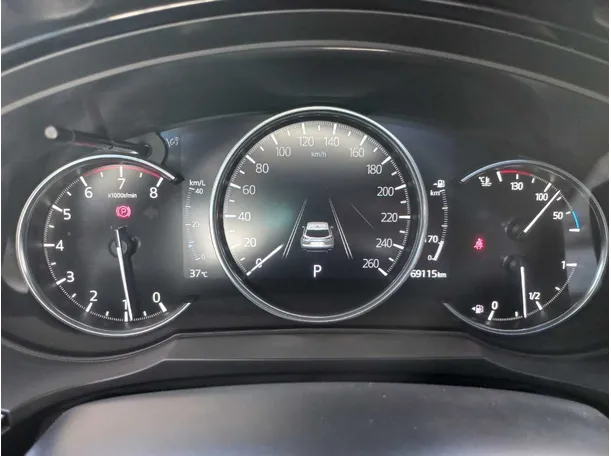 Car image 18