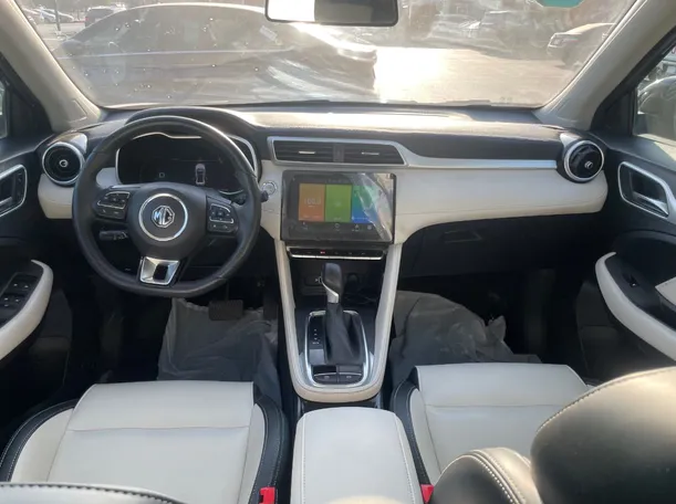Car image 18