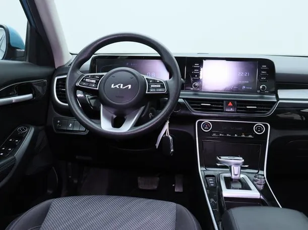 Car image 15