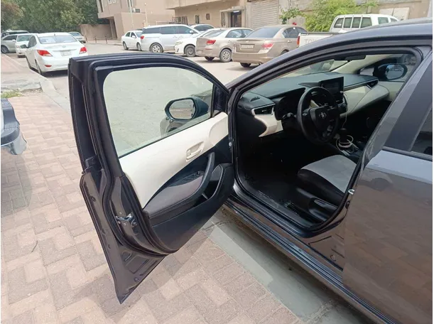 Car image 10