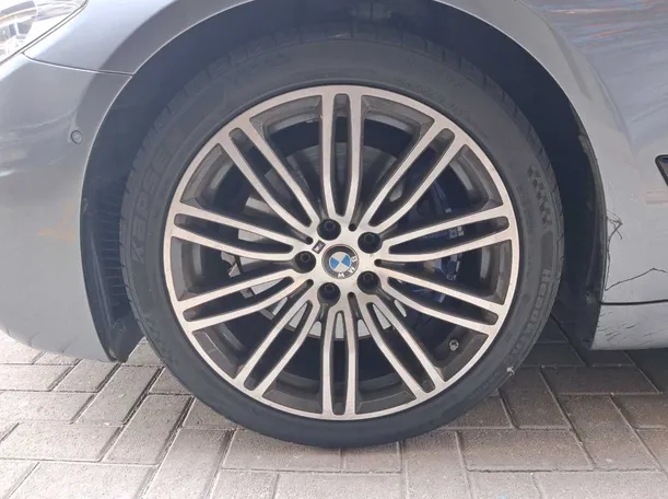 Car image 9