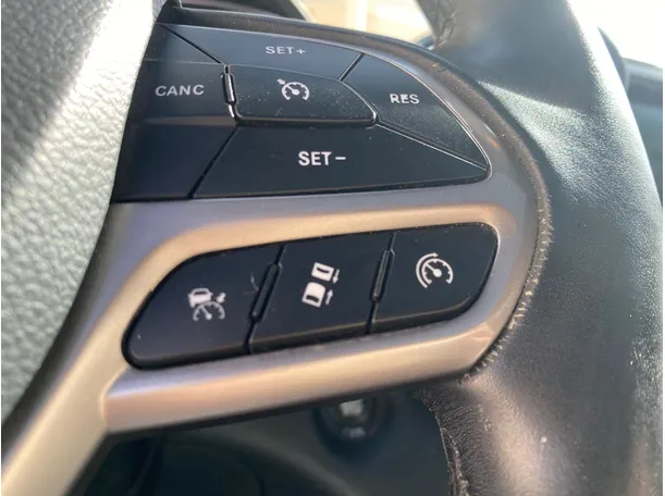 Car image 28