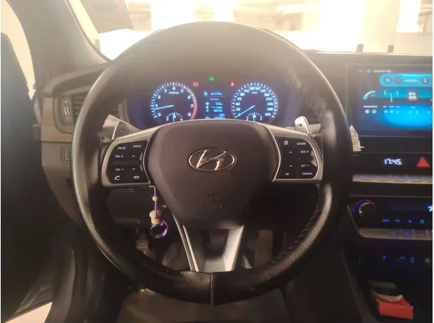 Car image 23