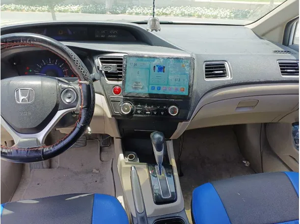 Car image 15