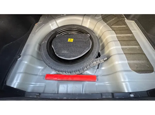 Car image 28