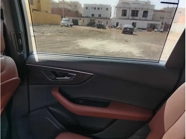 Car image 34